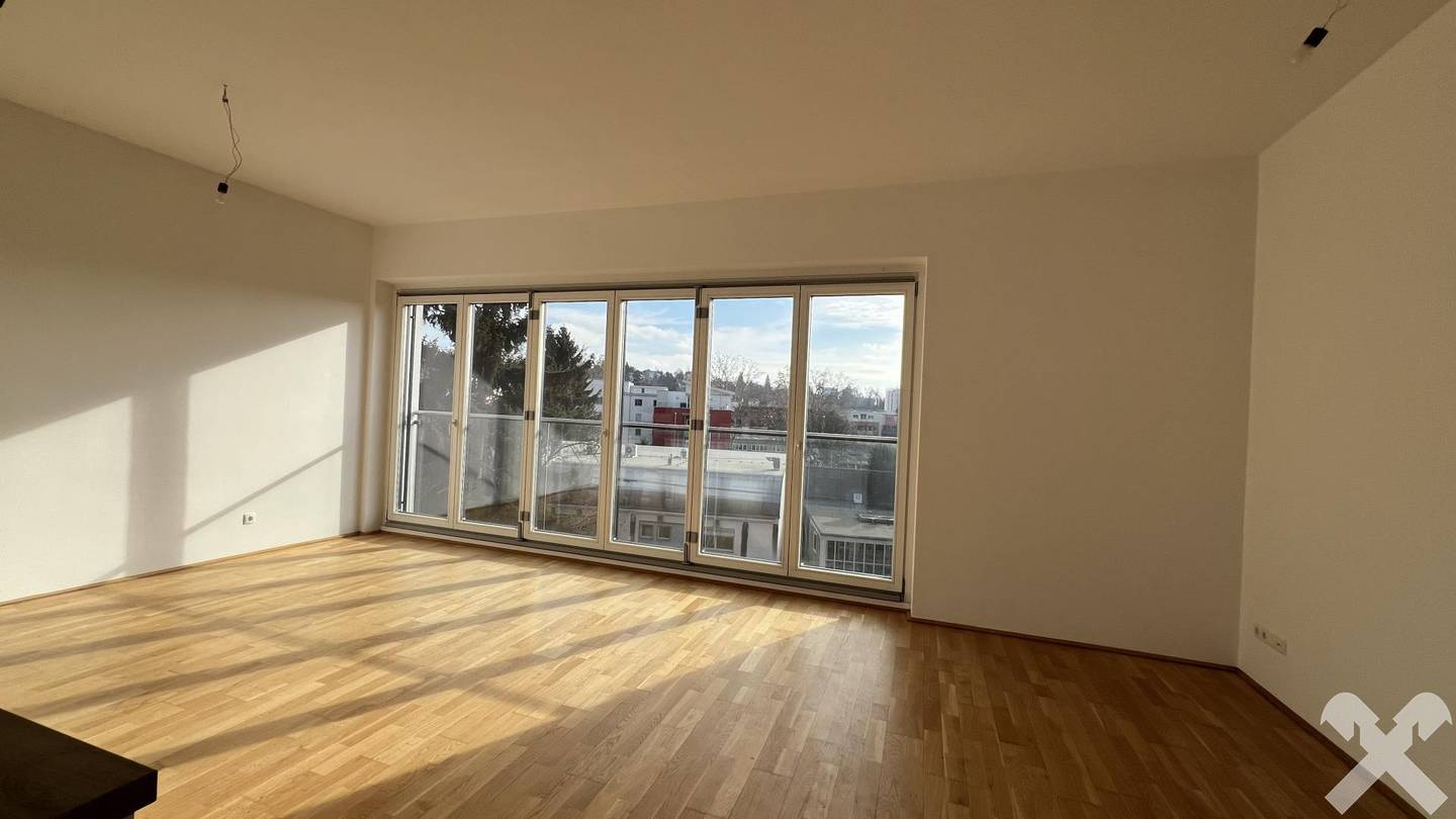 Penthouse with roof terrace and garage included