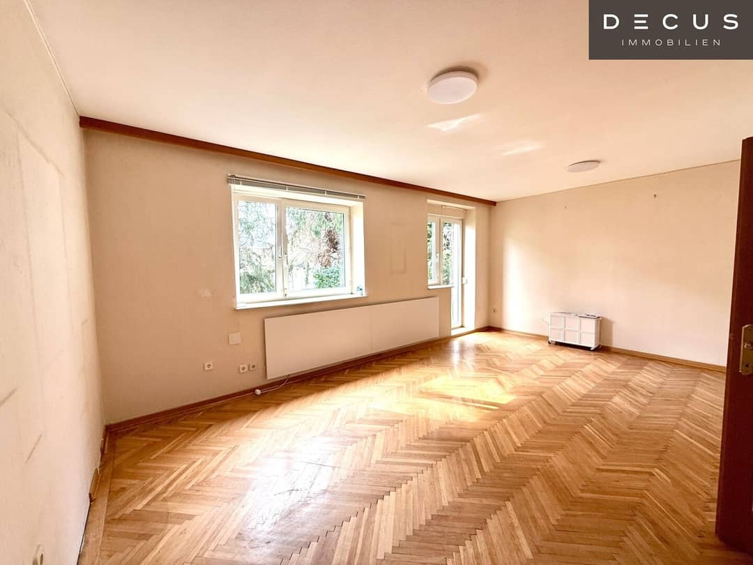 Sanierungsbedürftige Doppelhaushälfte mit Garten