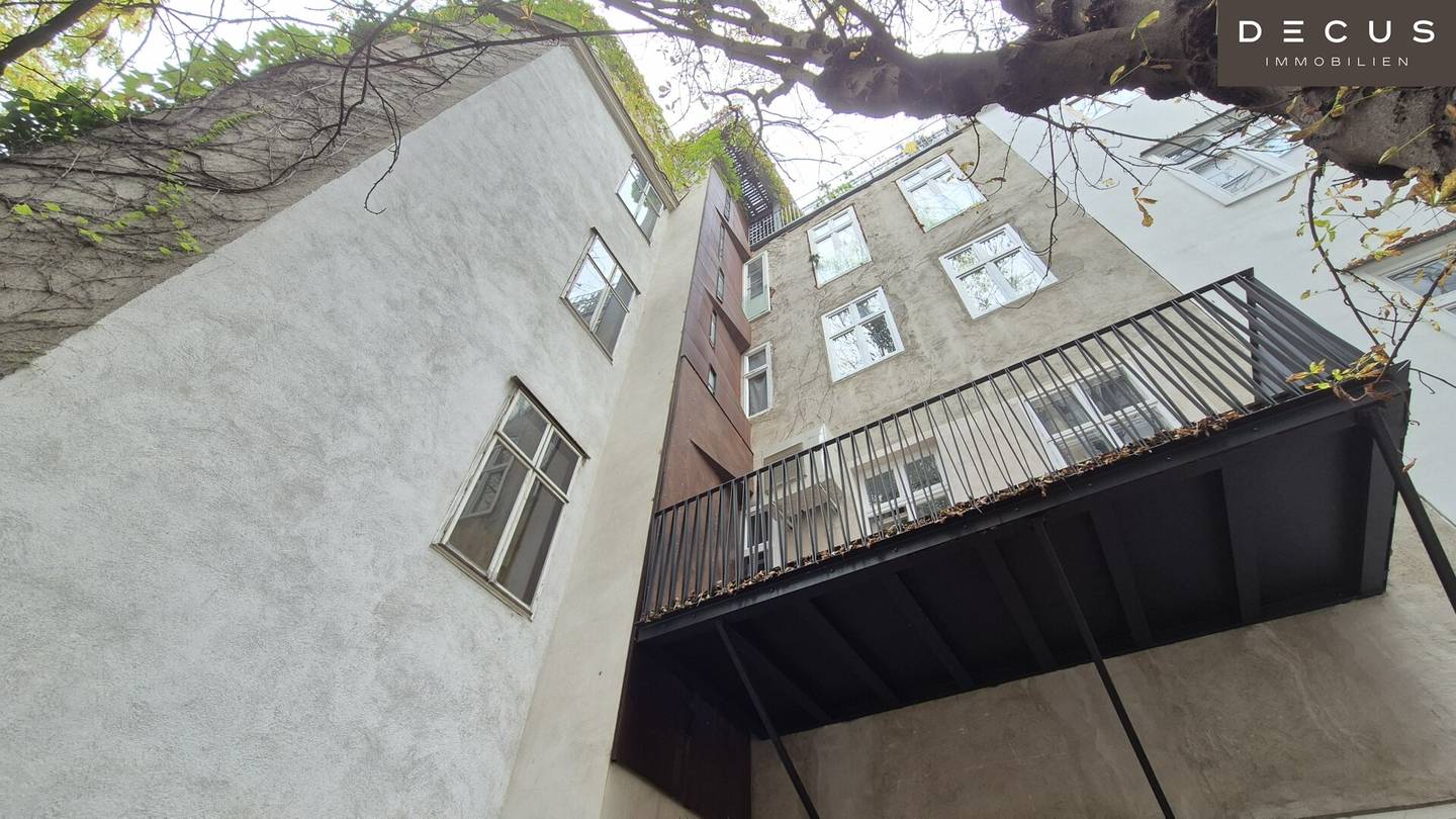 2 units apartment package with great potential nears Naschmarkt in Vienna the fourth district