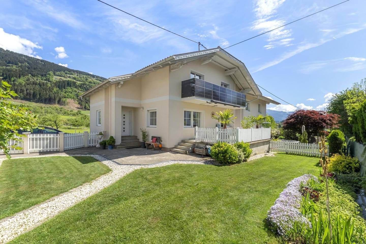 Zweifamilienhaus in Lendorf mit Garten