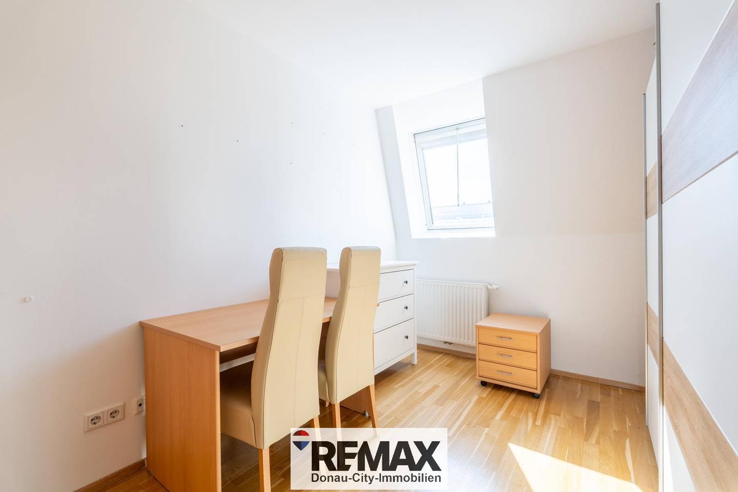 Dachgeschosswohnung with terrace in the center