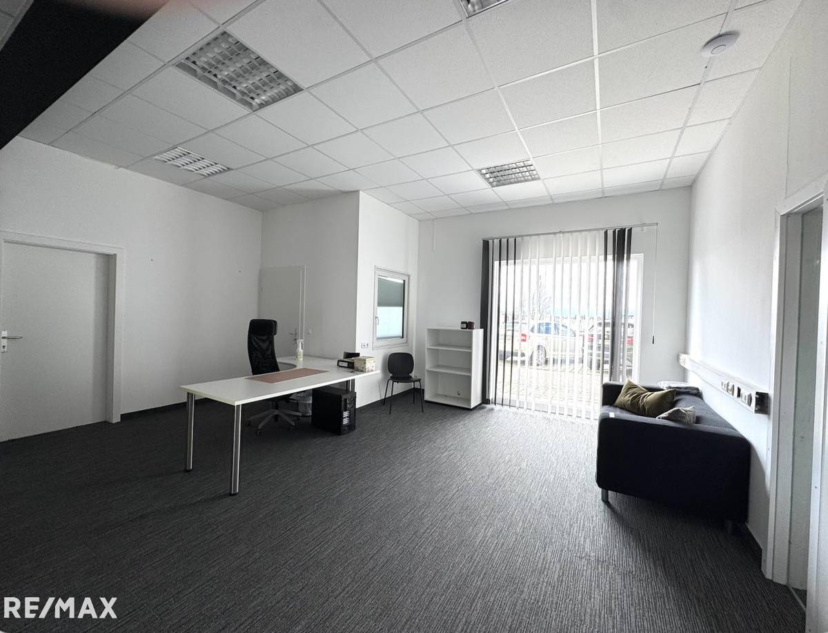 Small 34 m² office in Grambach
