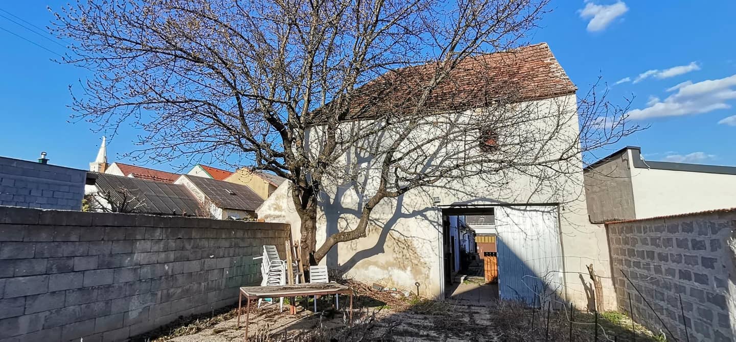 Traditioneller Streckhof mit Garten und Scheune Familienwohnung