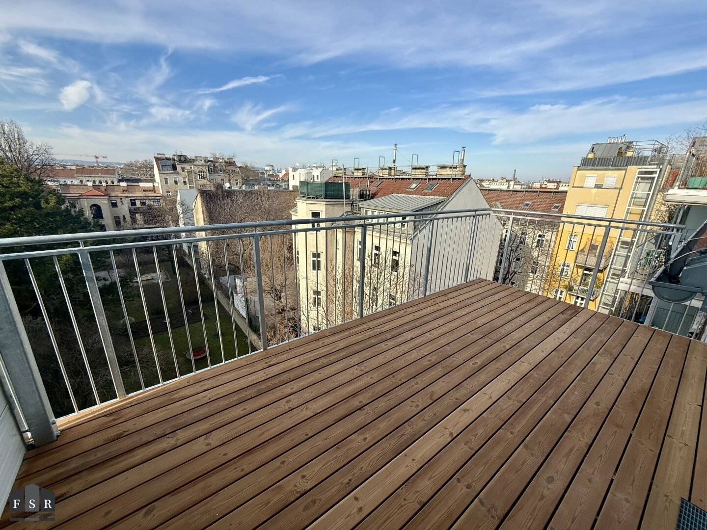 3-Zimmer Dachgeschoss-Wohnung mit Balkon in Wien 5, Siebenbrunnengasse