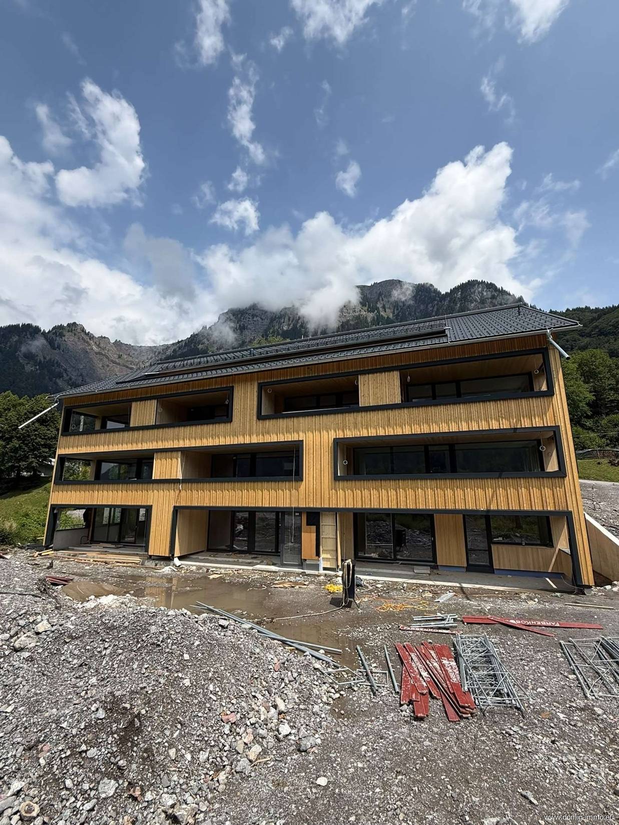 Neubau Ferienwohnung mit Terrasse und Bergblick