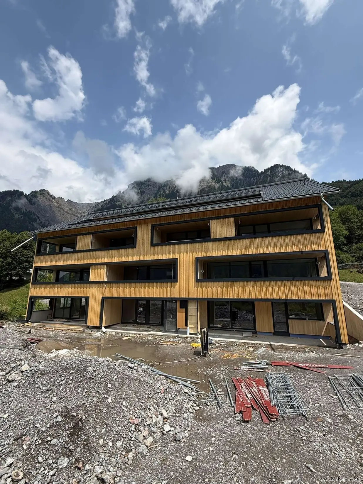 Neubau Ferienwohnung mit Terrasse und Bergblick