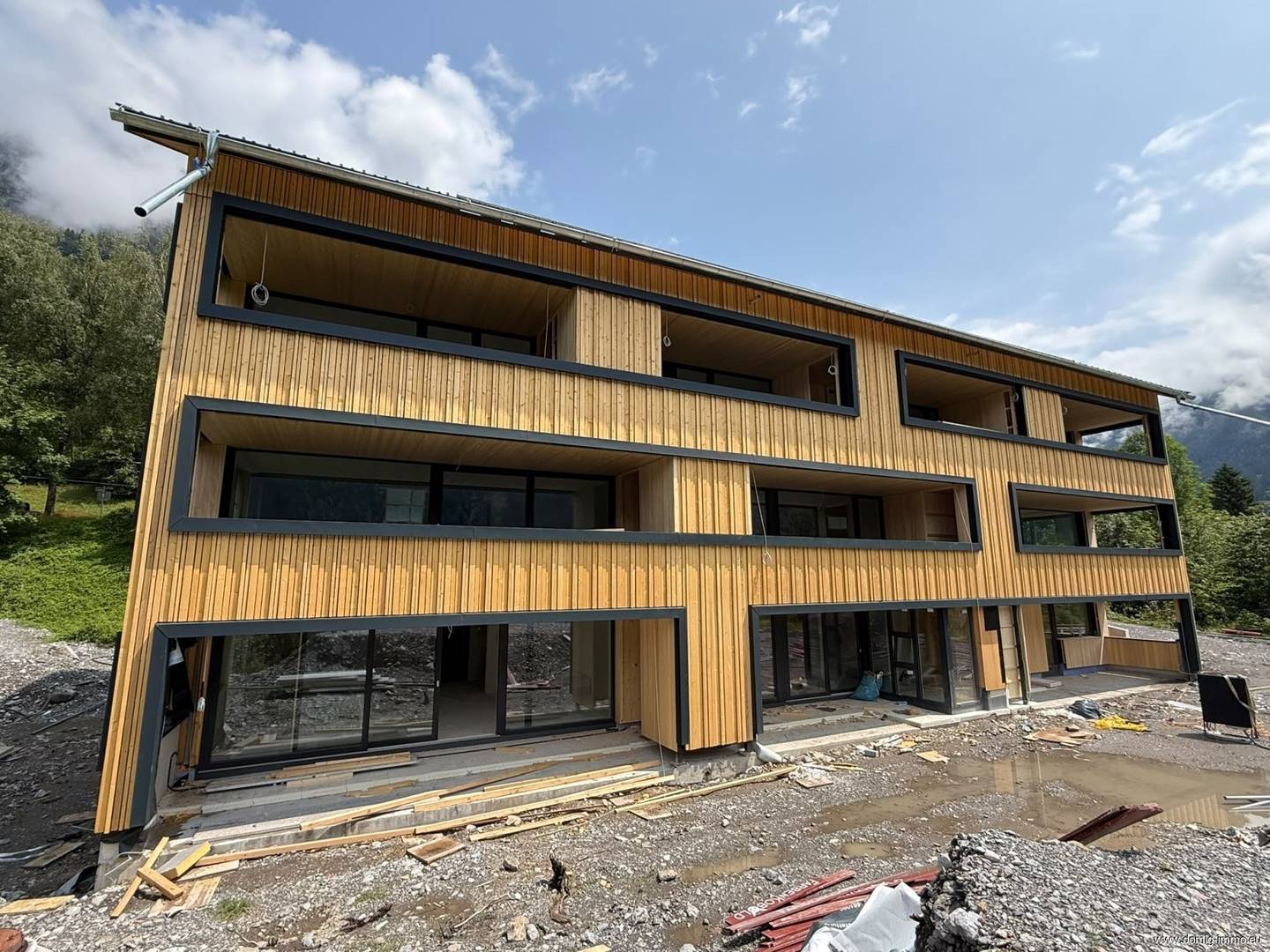 Neubau Ferienwohnung mit Terrasse und Bergblick