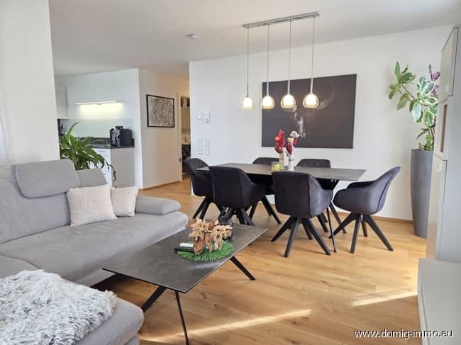Hochwertige Wohnung mit Terrasse und Gartenanteil