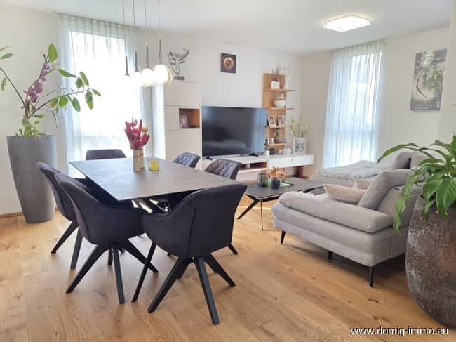 Hochwertige Wohnung mit Terrasse und Gartenanteil