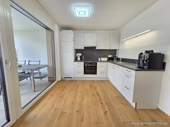 High quality apartment with terrace and private garden