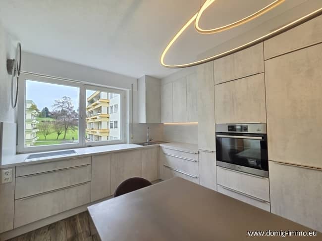 Wohnung mit großem Balkon Loggia Tiefgaragenplatz
