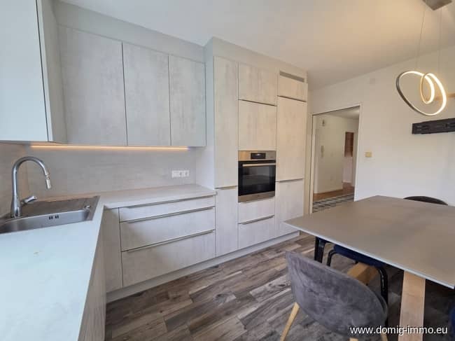 Wohnung mit großem Balkon Loggia Tiefgaragenplatz