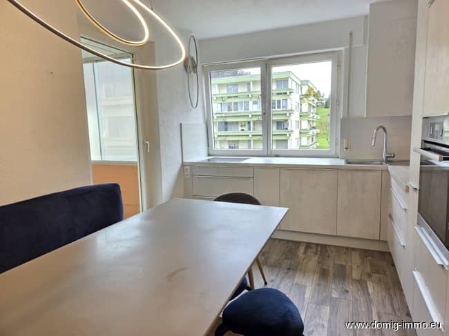 Wohnung mit großem Balkon Loggia Tiefgaragenplatz