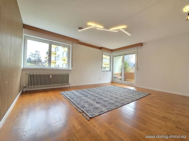 Wohnung mit großem Balkon Loggia Tiefgaragenplatz