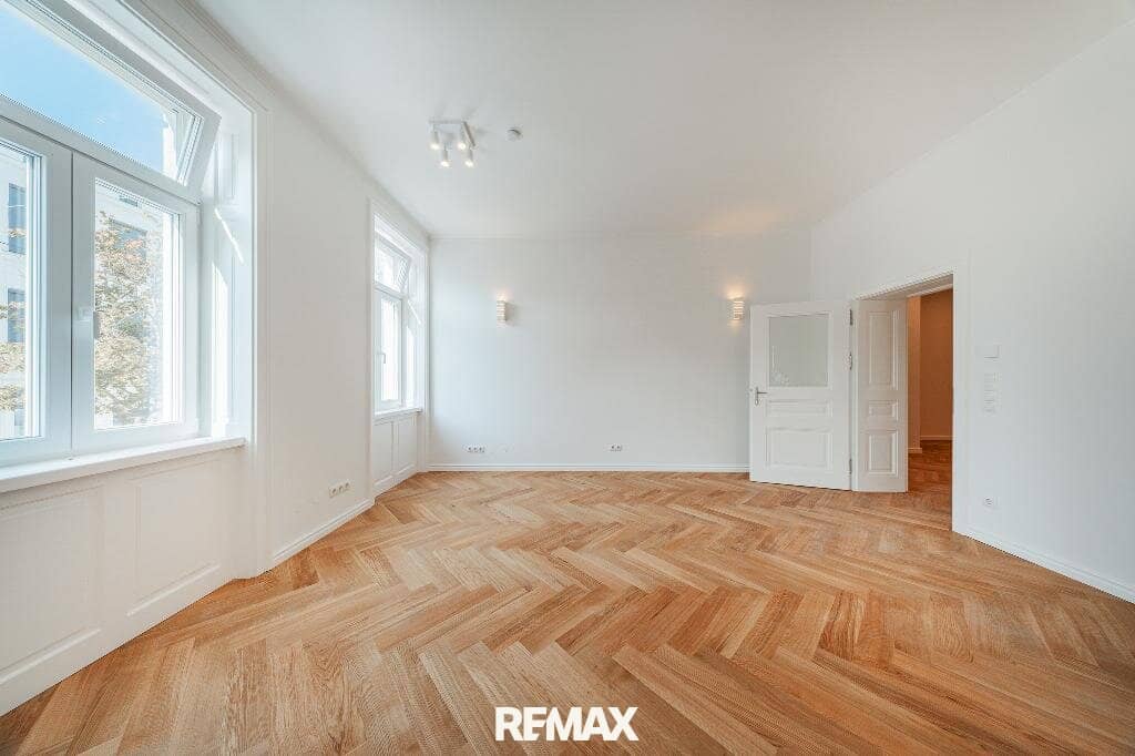 Altbauwohnung renovated with lift near Alte Donau