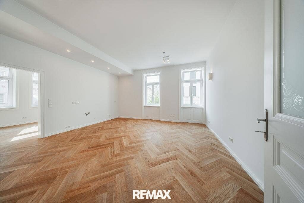 Altbauwohnung renovated with lift near Alte Donau