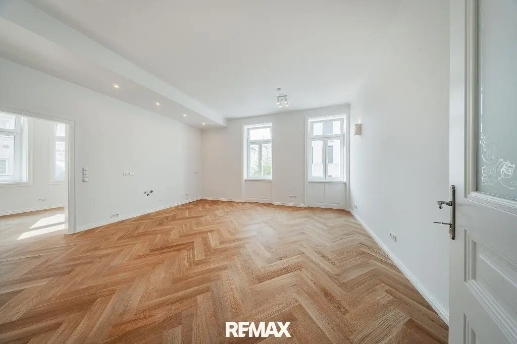 Altbauwohnung renovated with lift near Alte Donau