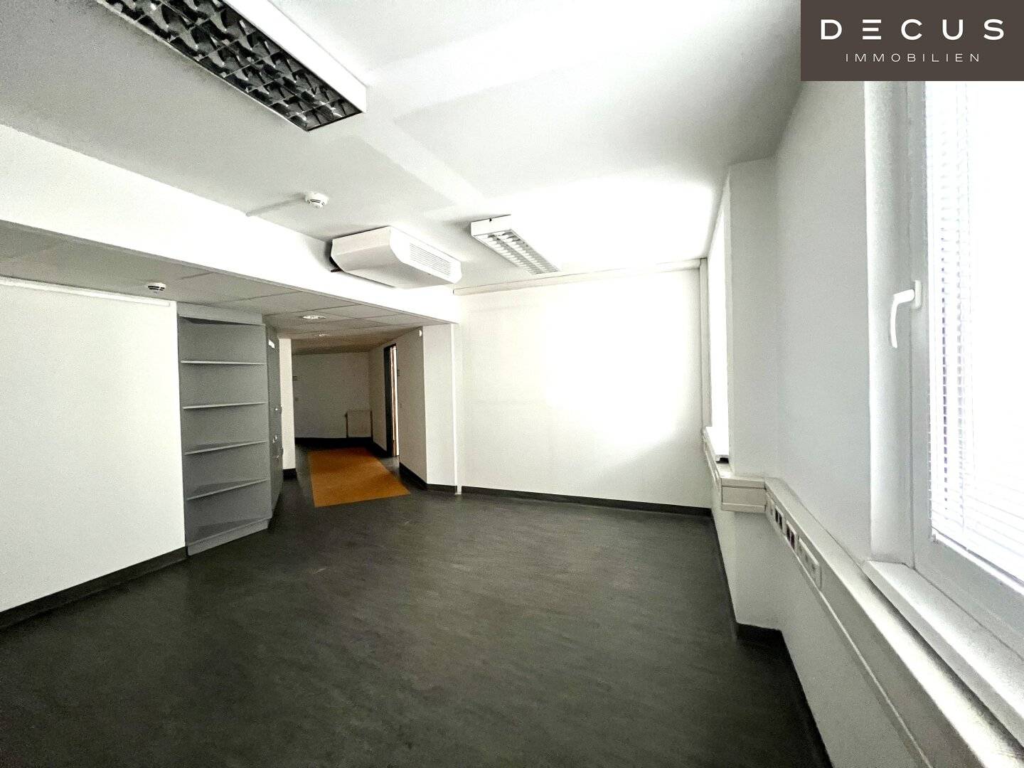 + + + NÄHE TownTown + + + GEKÜHLTES BÜRO + + + ARKADENHOF+ + +  U3 Schlachthausgasse + + +