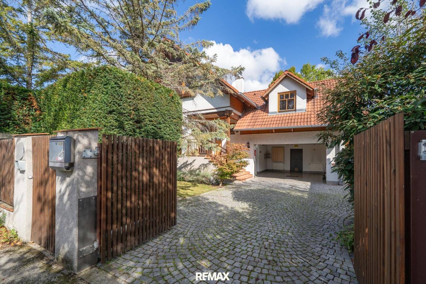 Family Home with Garden in Baden