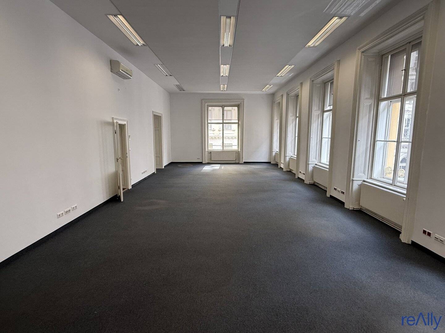 Modern Office 570m² Vienna 1010
