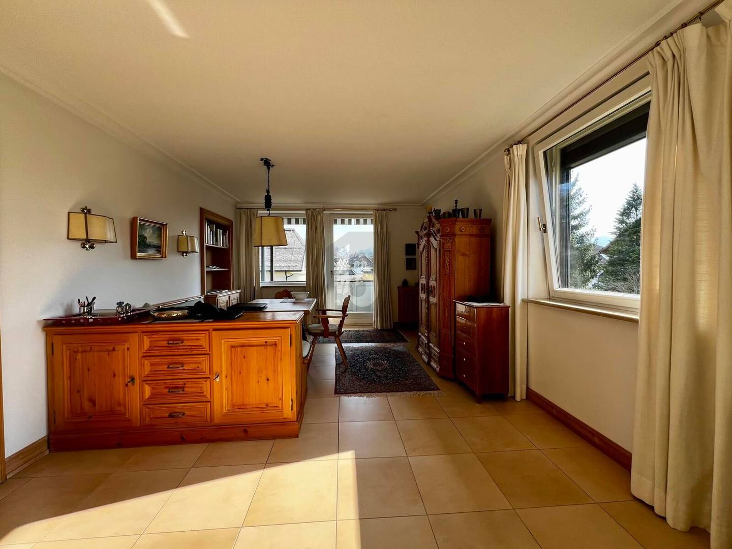 Helle Wohnung mit Westbalkon und Carport