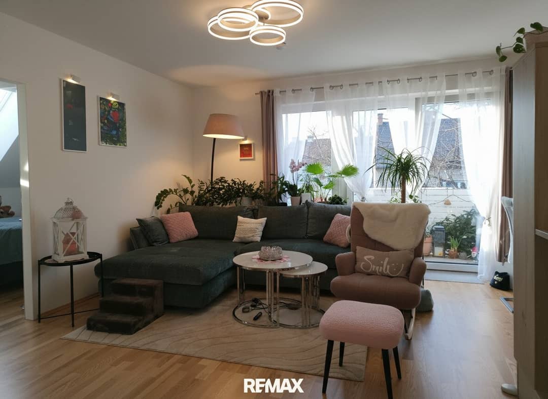 Neuwertige Wohnung mit Balkon barrierefrei