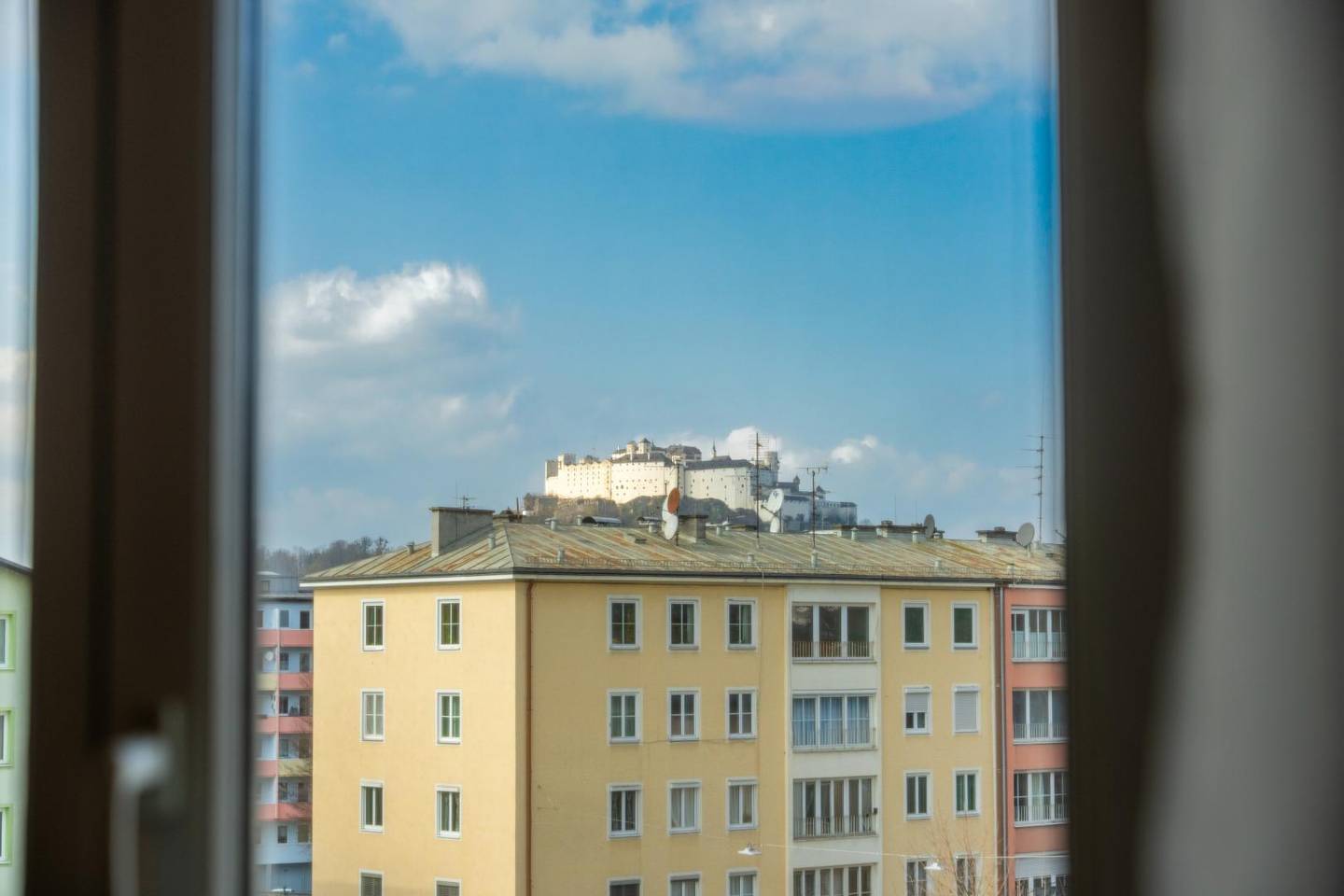 Apartment with fortress view in the city center