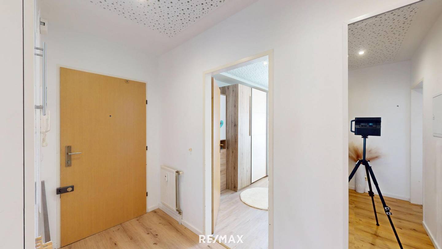 Wohnung modernisiert Loggia und Tiefgaragenplatz