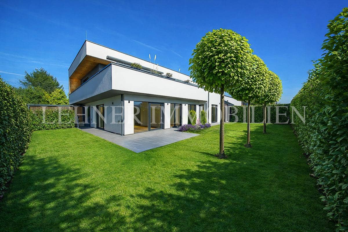 Apartment with private garden and southwest terrace