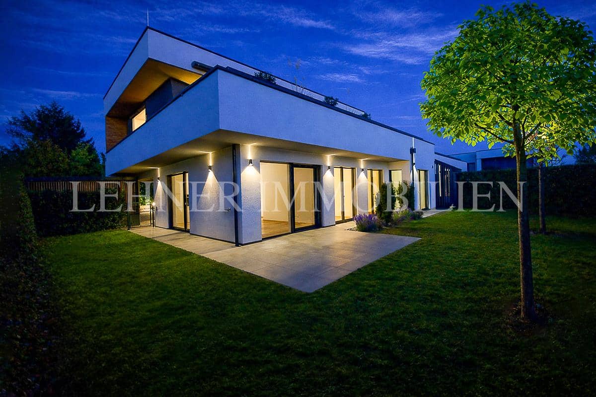 Apartment with private garden and southwest terrace