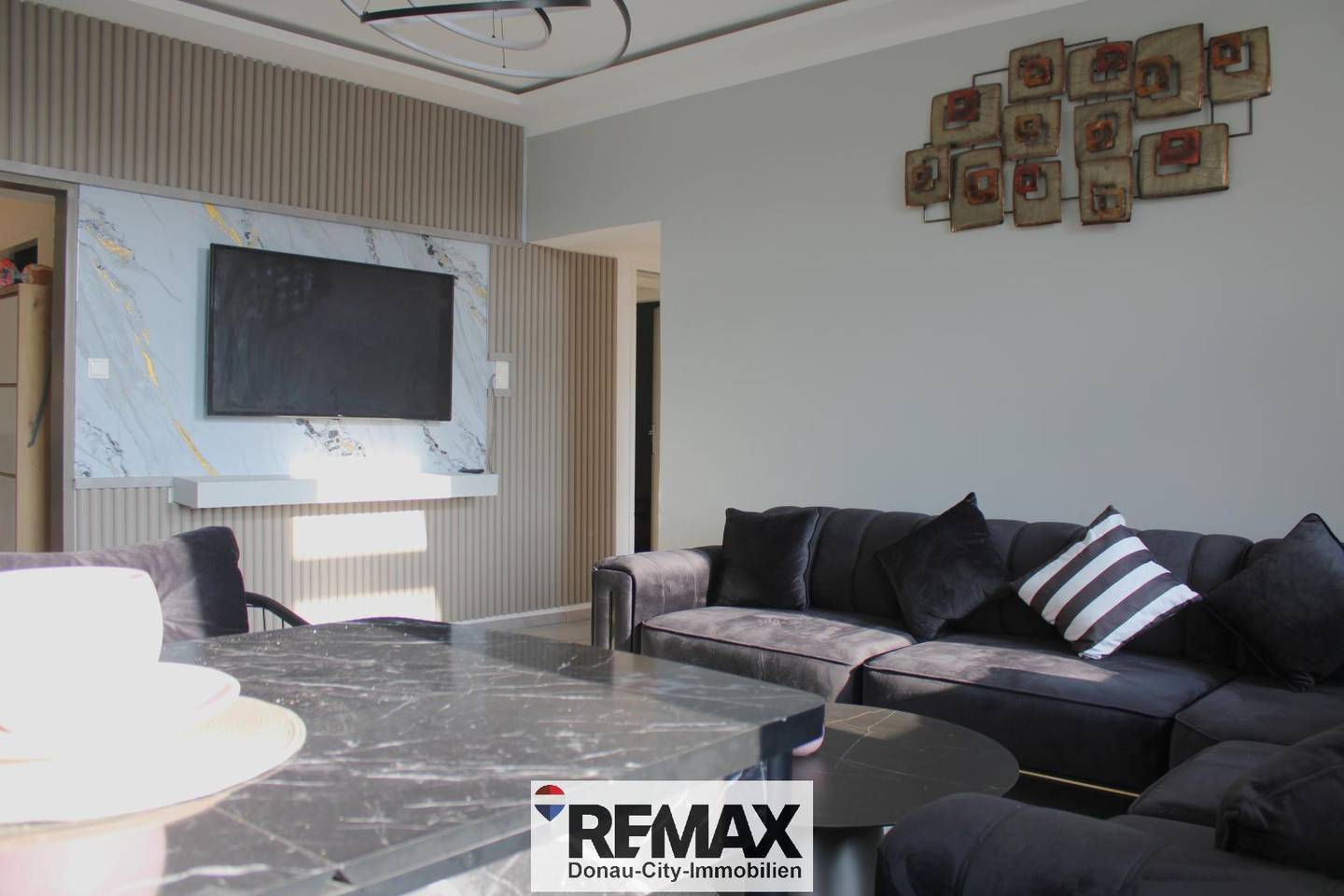 Apartment with spacious layout in the city center near the U6
