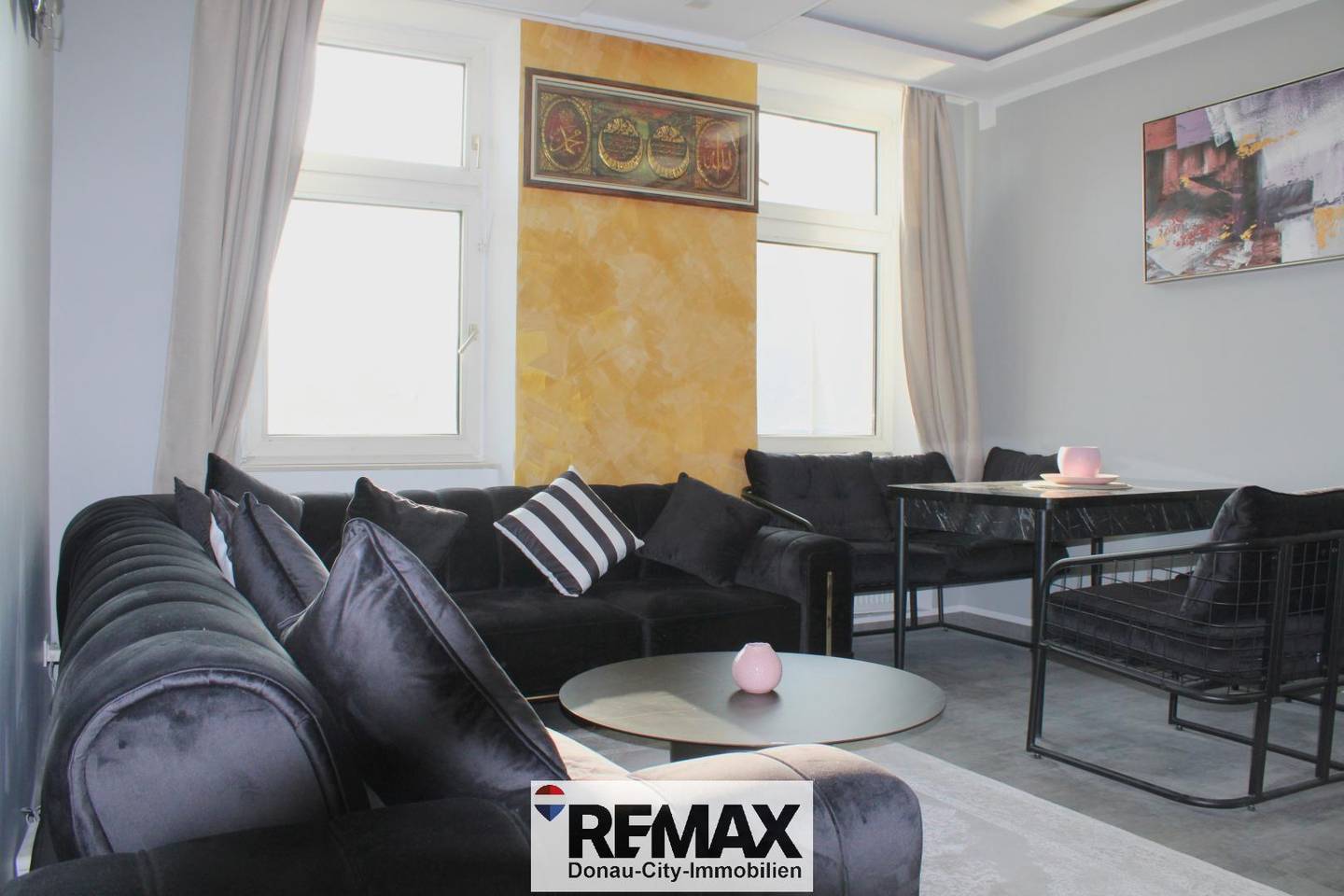 Apartment with spacious layout in the city center near the U6