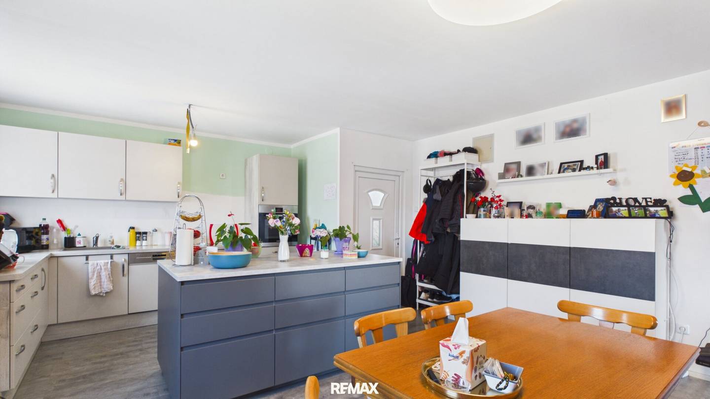 Versatile Commercial & Residential Property