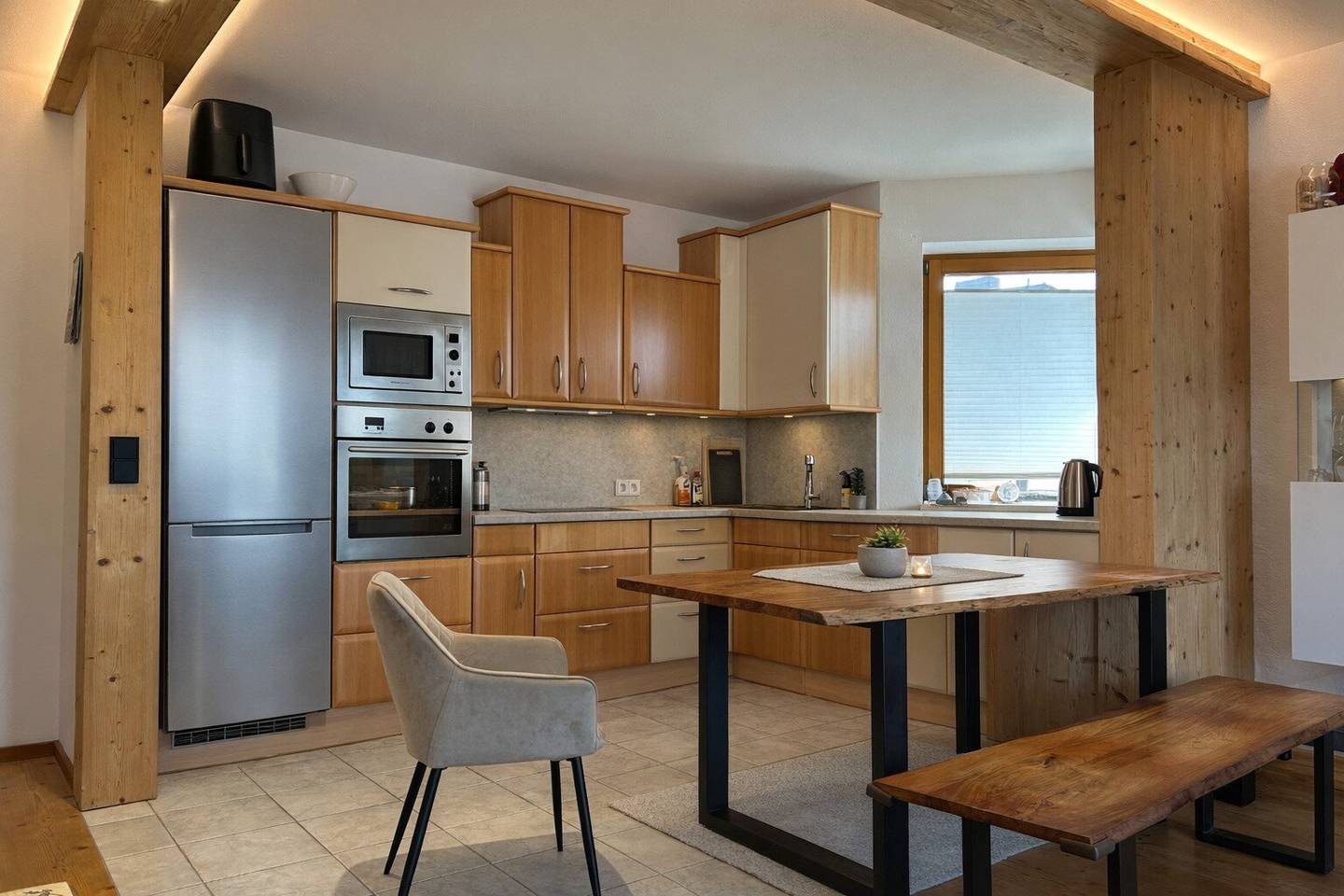 Dachgeschosswohnung mit Garage inklusive