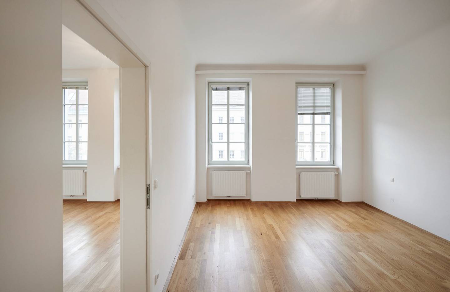 Old building apartment quiet near S Bahn