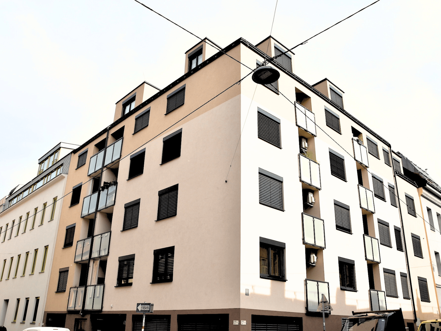 Apartment with loggia near U6 Alser Street in a quiet area