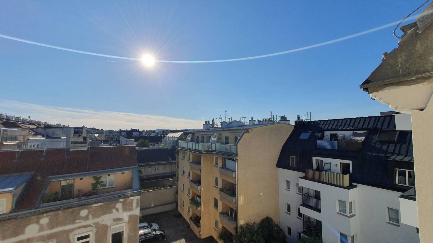 Sunny new-build apartment, very well laid out, 4th floor with elevator and nice view
