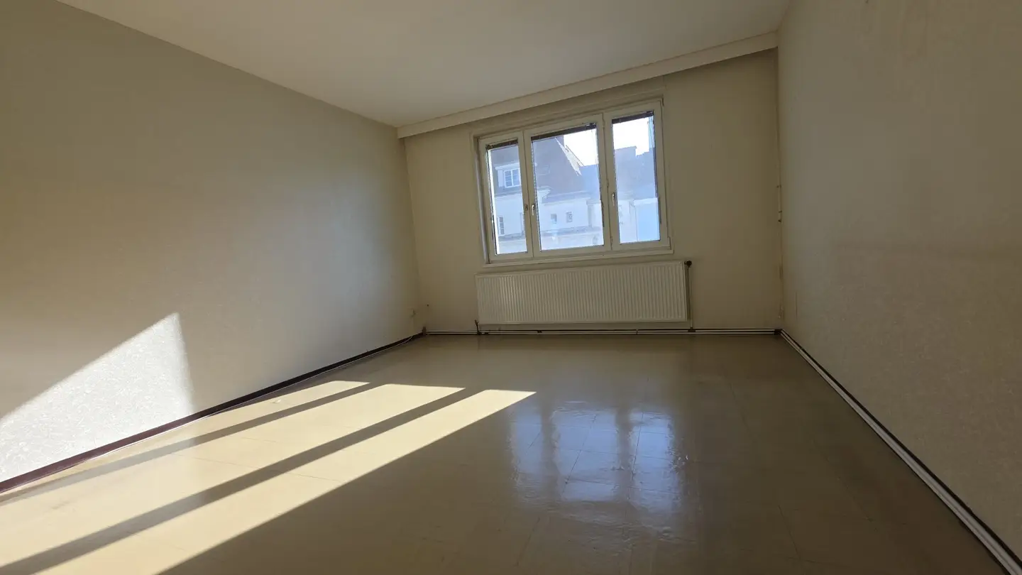 Sunny new-build apartment, very well laid out, 4th floor with elevator and nice view