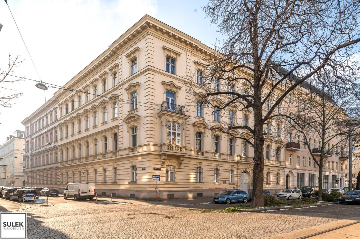 Bright 5-room office old building Vienna