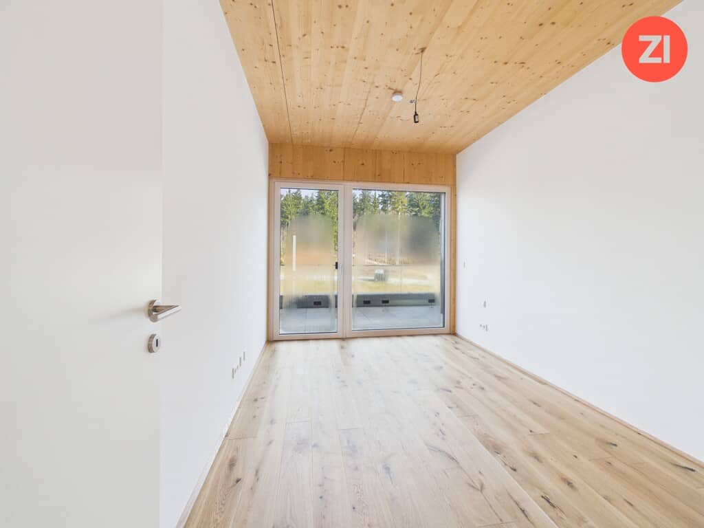 Dachgeschosswohnung mit Terrasse und hellen Räumen