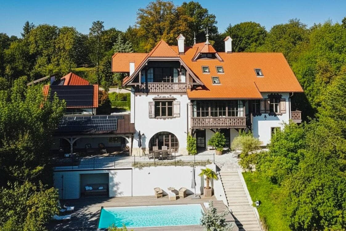 Wienerwaldvilla Leonhard: meisterhaft kernsaniert und mit hochwertigster Ausstattung veredelt