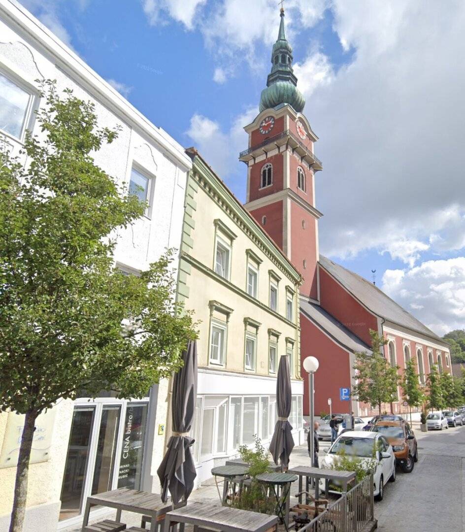 Resi. & Bus. Bldg. Ried Old Town