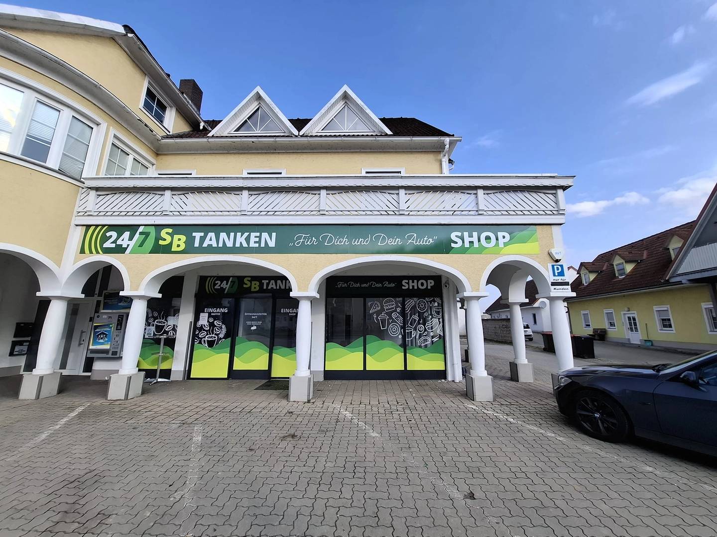 Gebäude mit Lager & Wohnung, 2300m²