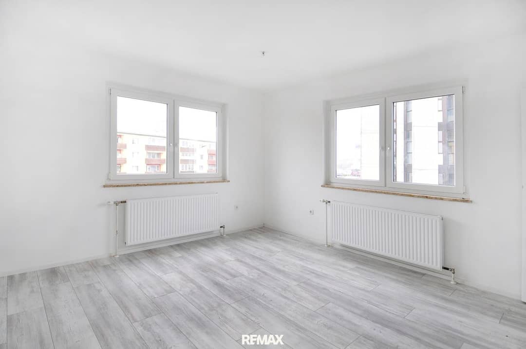 Apartment in central location with kitchen and parking