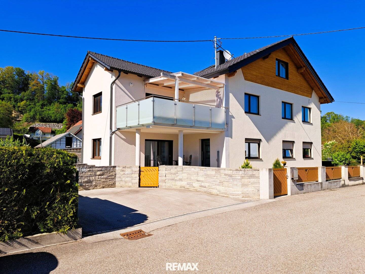 Renovated apartment with two units garden pool