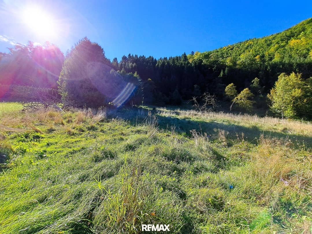 Spacious building land in Reichraming