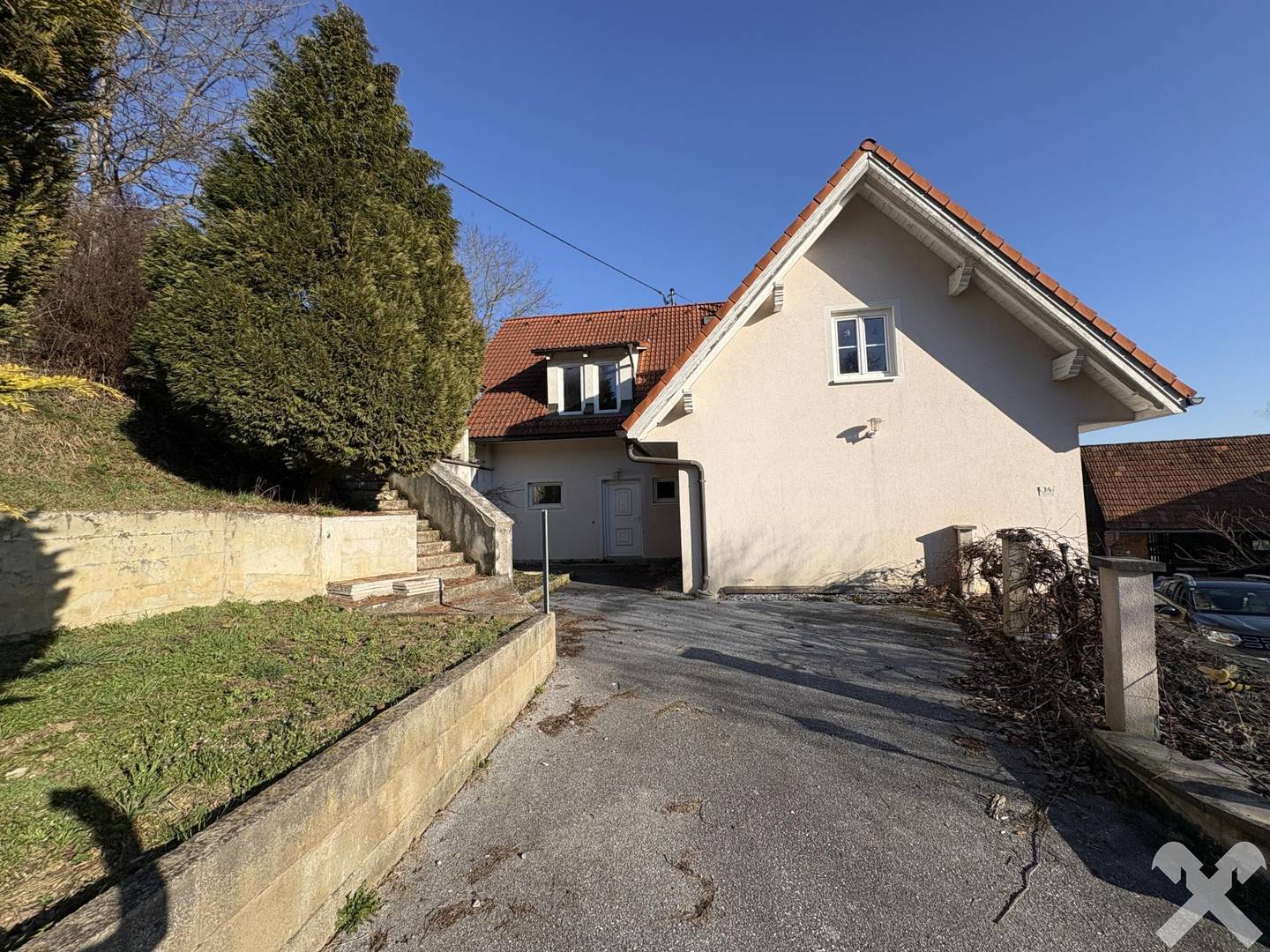Sanierungsbedürftiges Haus mit Grundstück in Stallhofen