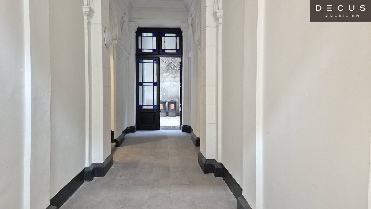 | UNBEFRISTET VERMIETETER ALTBAU | SANIERTES HAUS | STILFASSADE