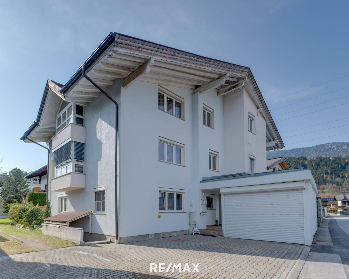 Mehrparteienhaus in Weer, 4 WE