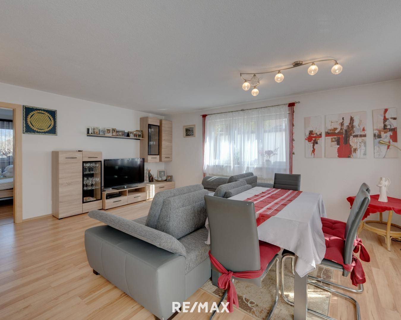 Mehrparteienhaus in Weer, 4 WE